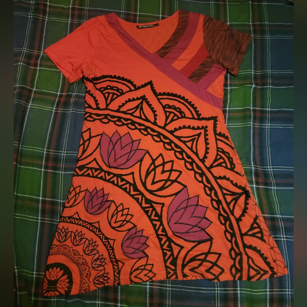 Asymmetrical LEOPARDS & ROSES Dress with V-Neck